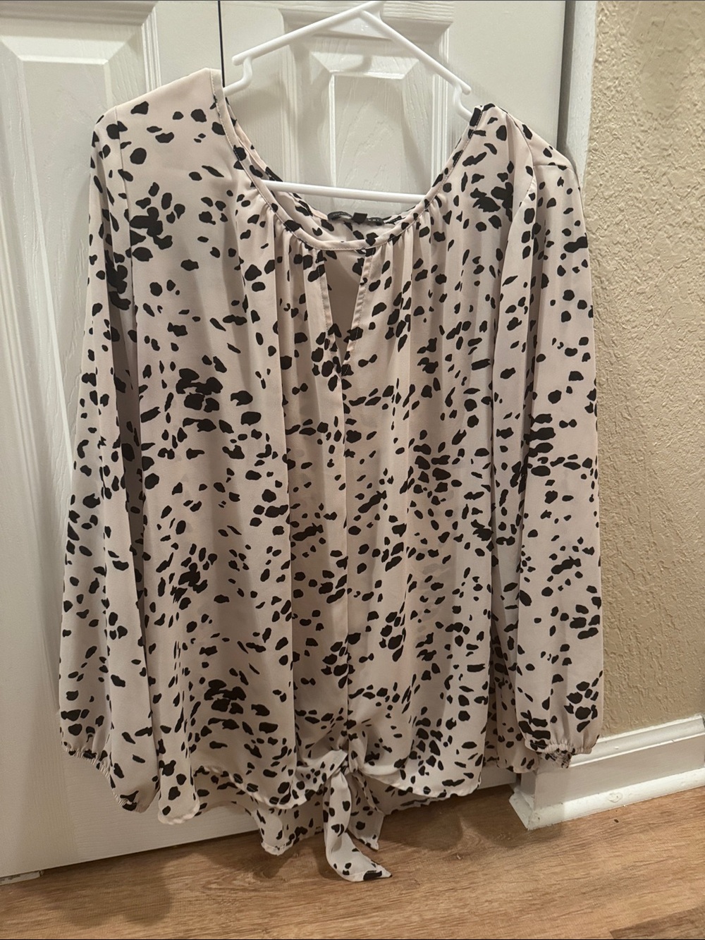 West Kei Beige & Black Printed Tie-Hem Blouse
